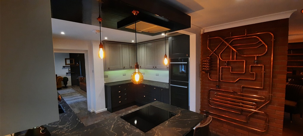 Lampholder ES Threaded Skirt with Cordgrip - British Made