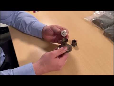 Metalbrite BC Batten Lampholder