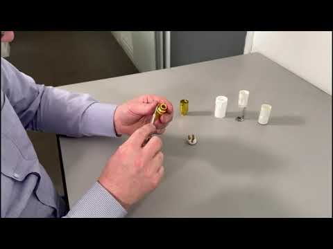 Candle BC 10mm Lampholder [Not Earthed]