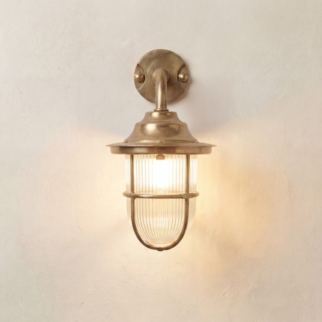 [09121] Quinn Guard Wall Lantern (Raw Brass)