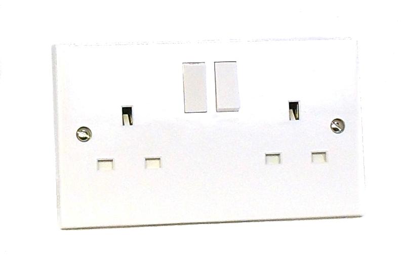 13A 2-Gang Switched Socket